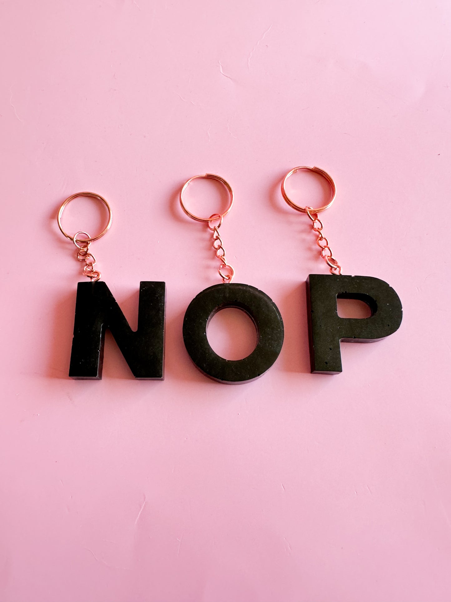 Black initial keychain *rose gold*
