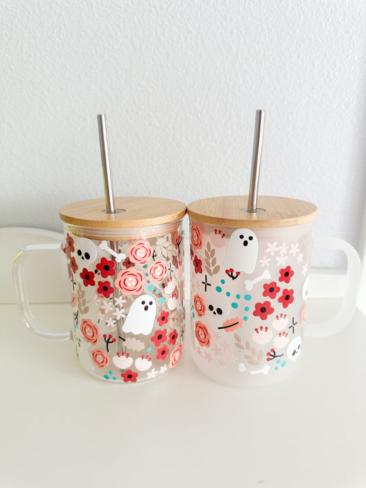 Skull & ghosts glass mug