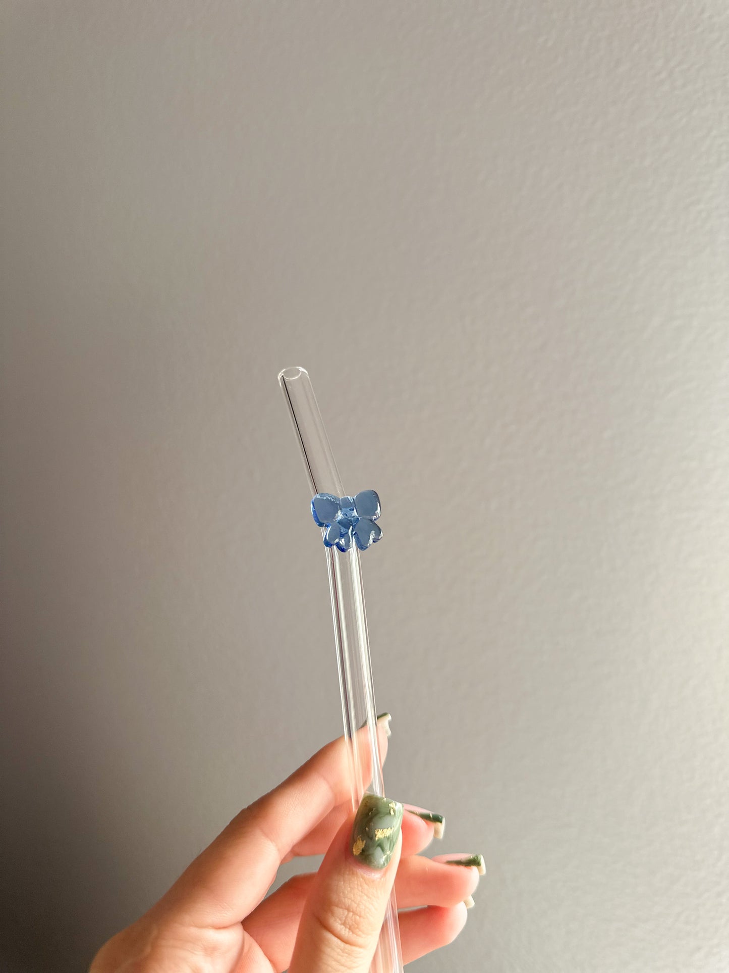 Bow charm glass straws