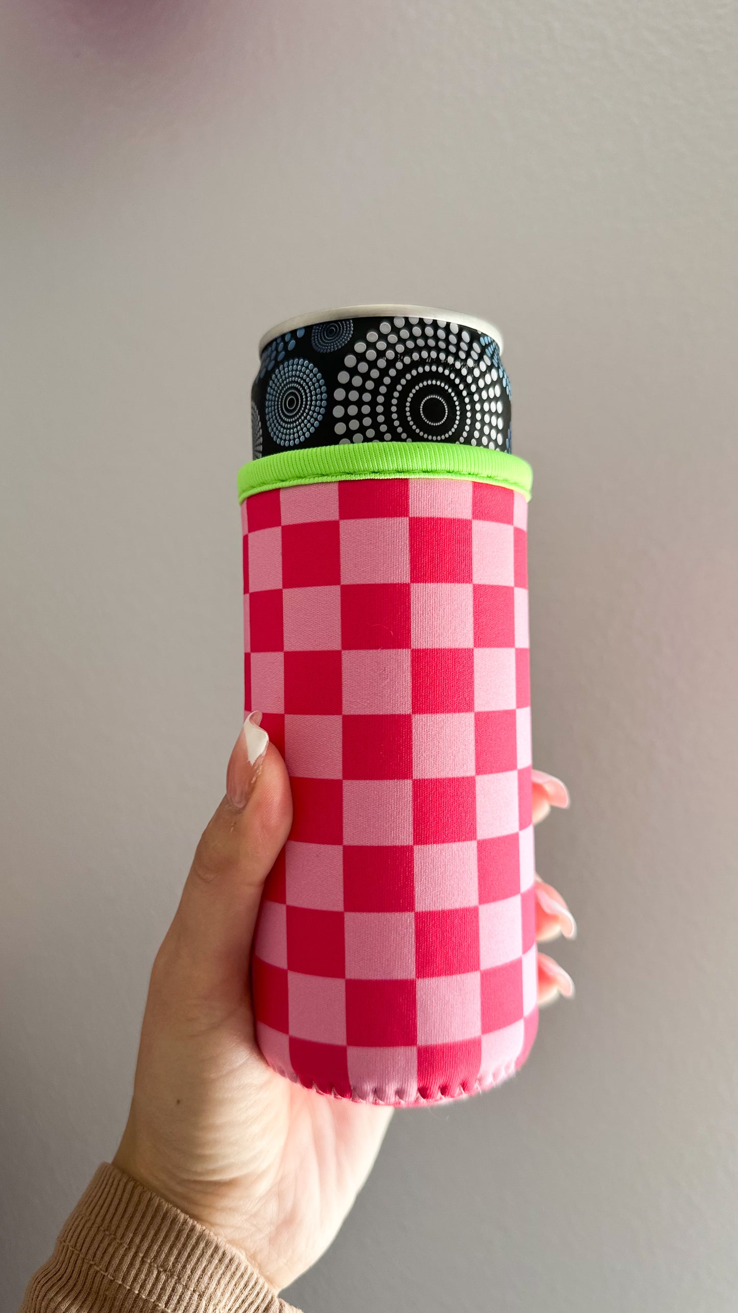 Pink checkered drink sleeve