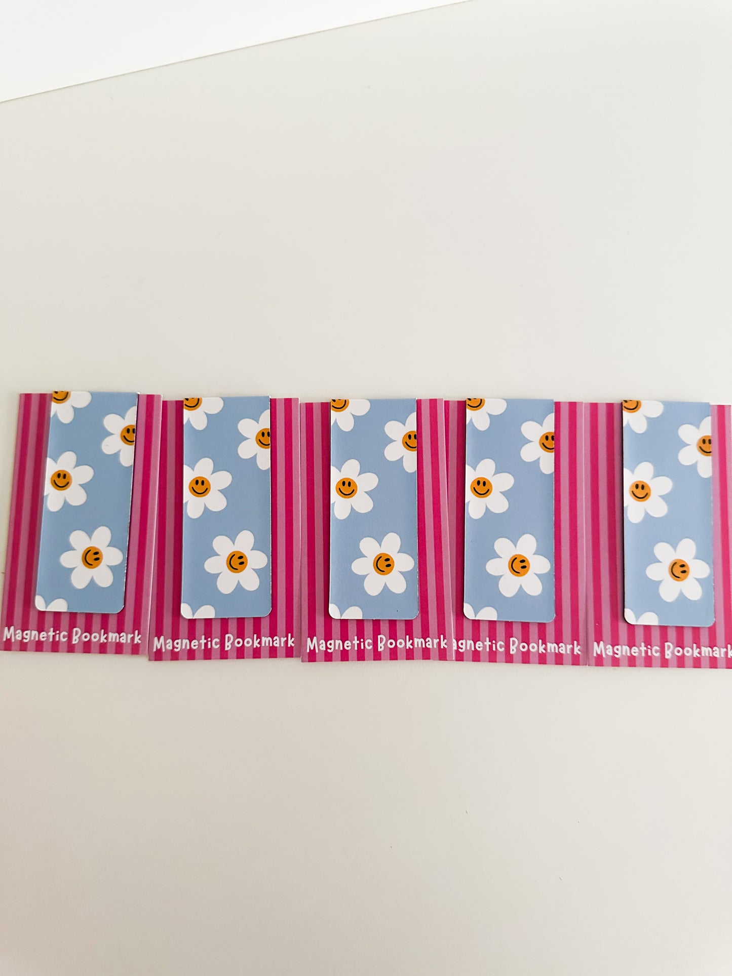 Happy Daisies magnetic bookmark
