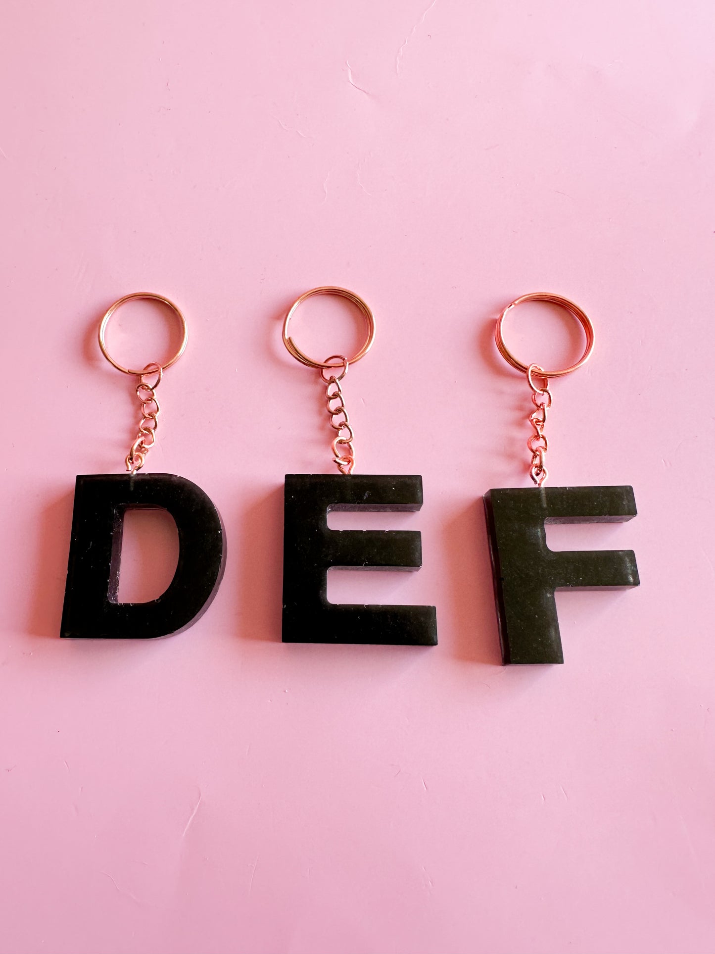 Black initial keychain *rose gold*