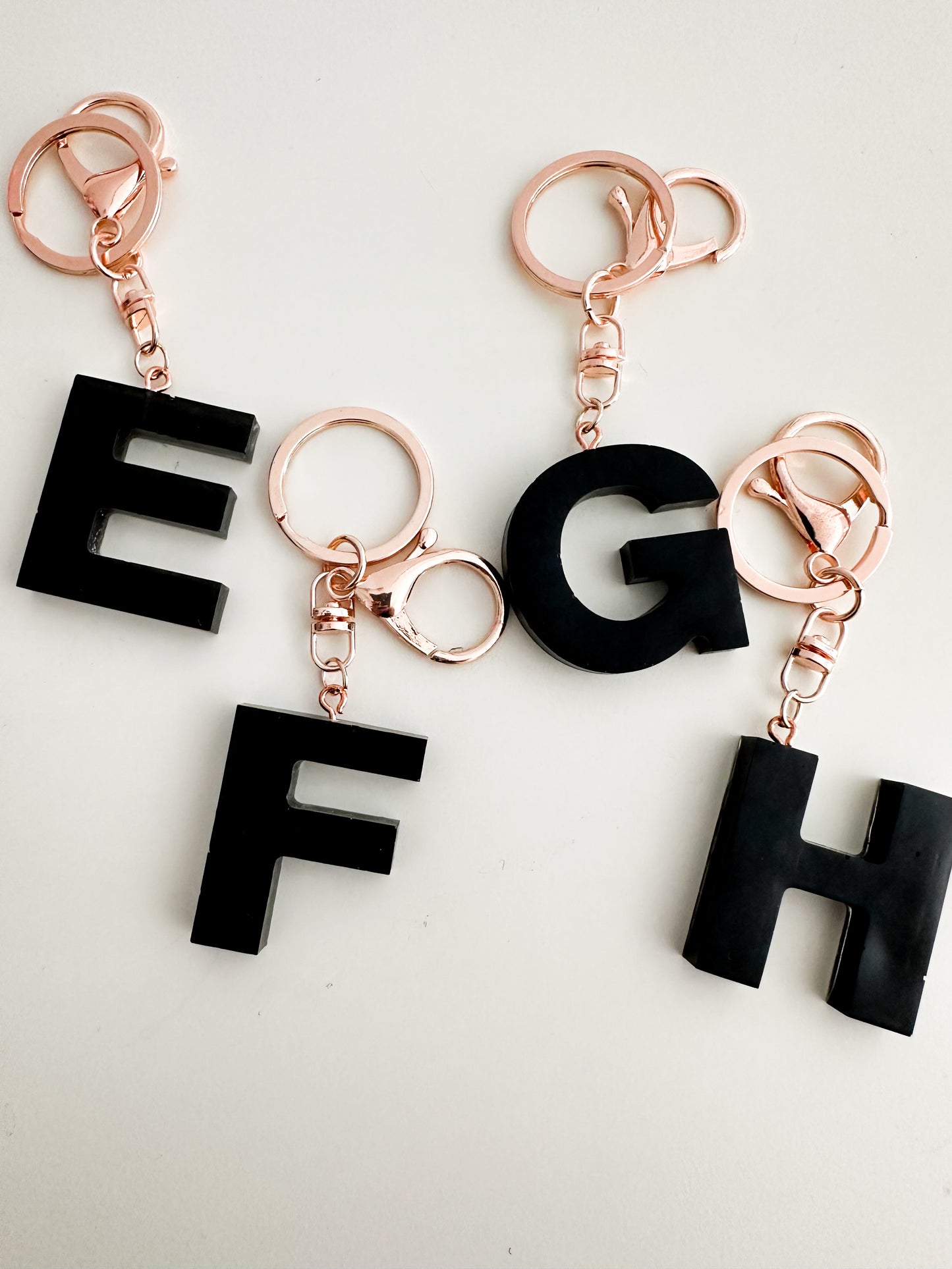 Black initial keychain *rose gold*
