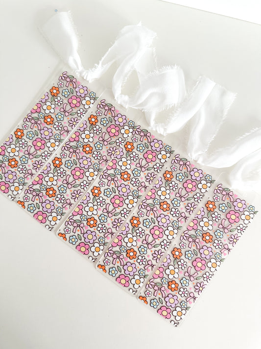 Flowers and bows bookmark