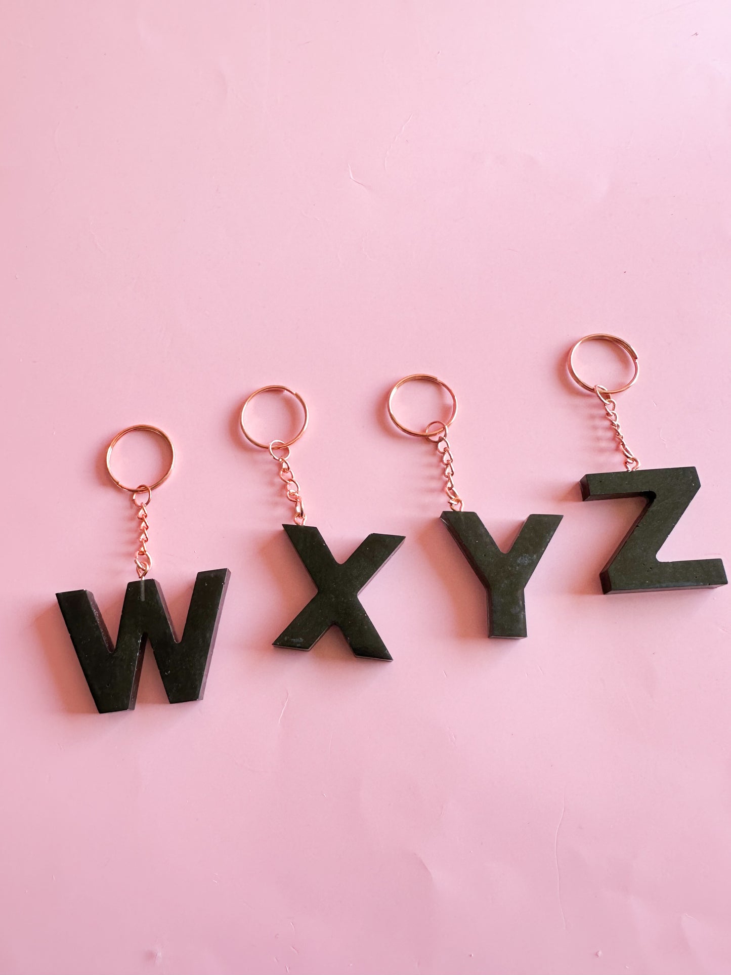 Black initial keychain *rose gold*