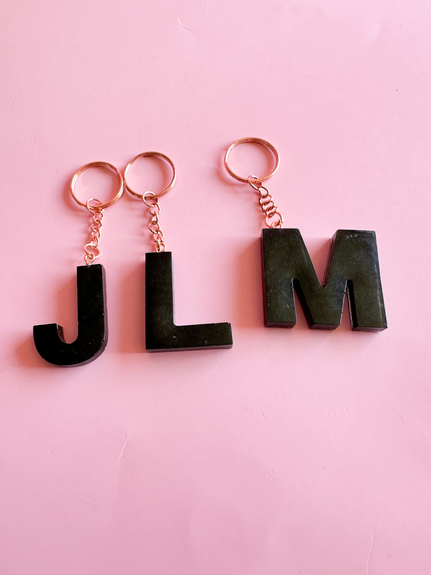 Black initial keychain *rose gold*