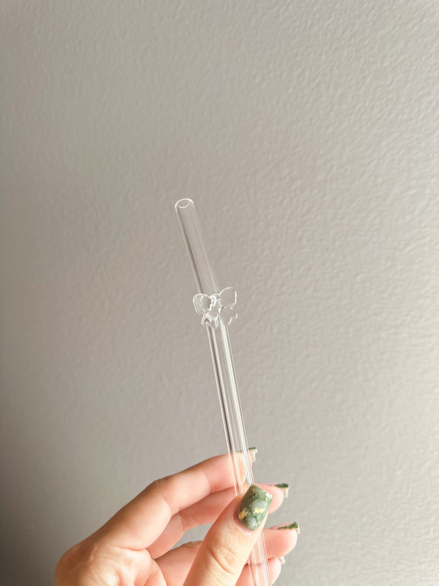 Bow charm glass straws