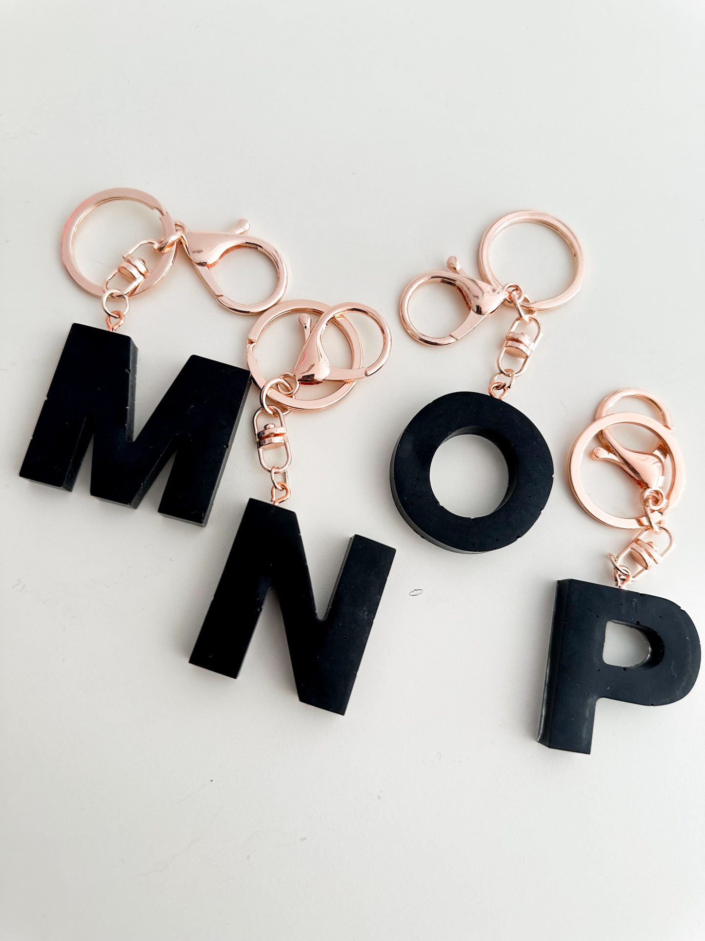 Black initial keychain *rose gold*