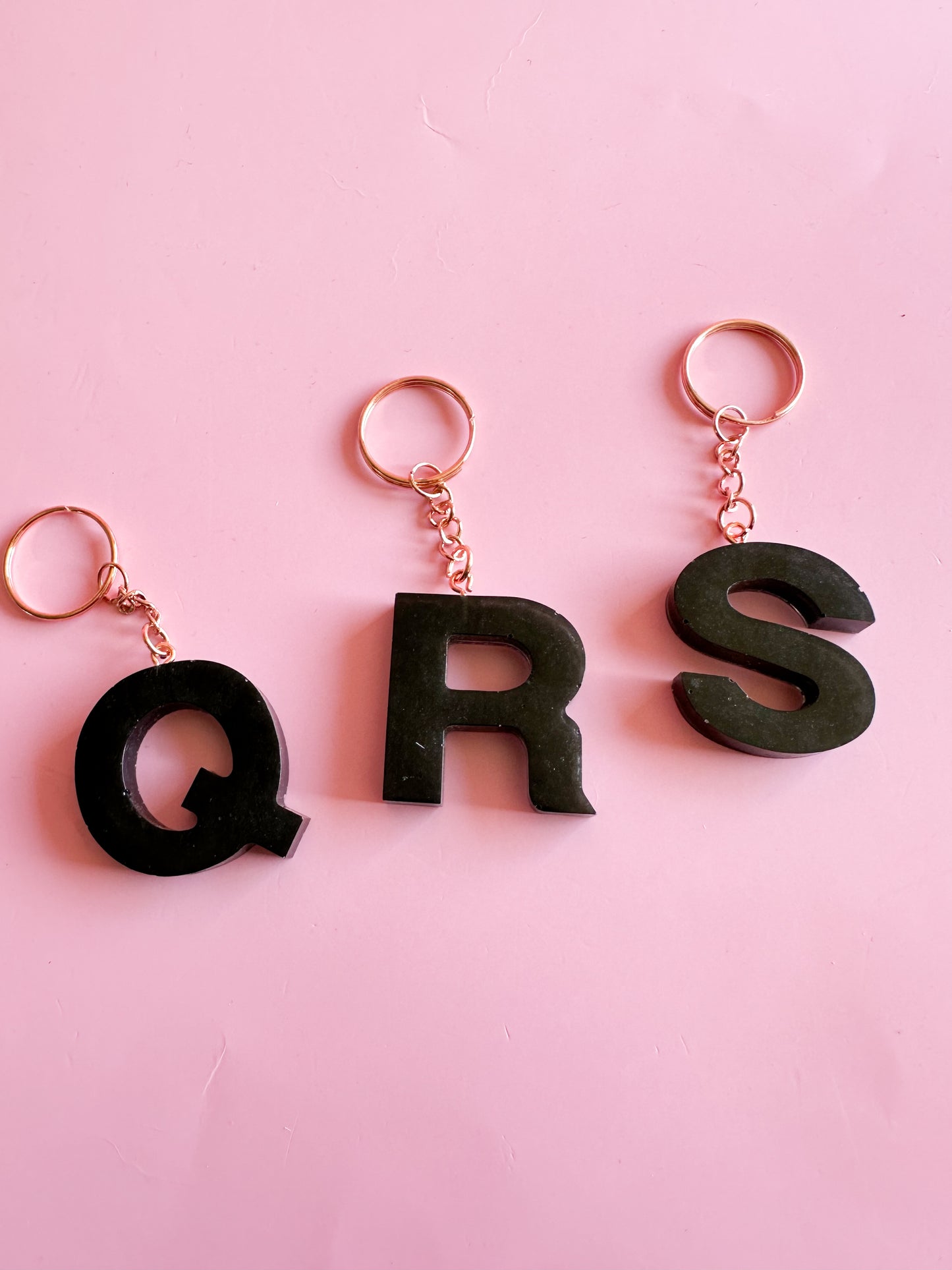 Black initial keychain *rose gold*