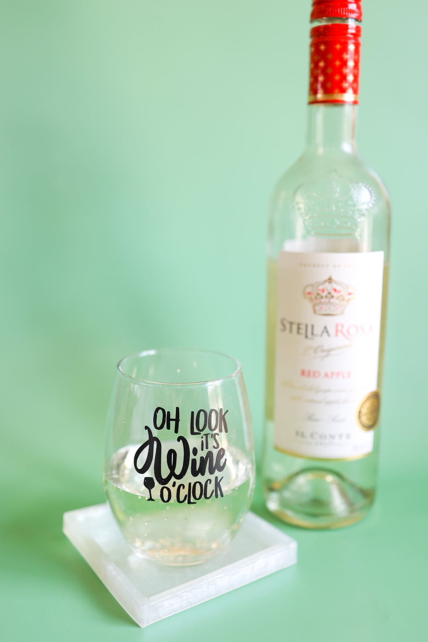 OH LOOK IT'S WINE O'CLOCK Wine Glass