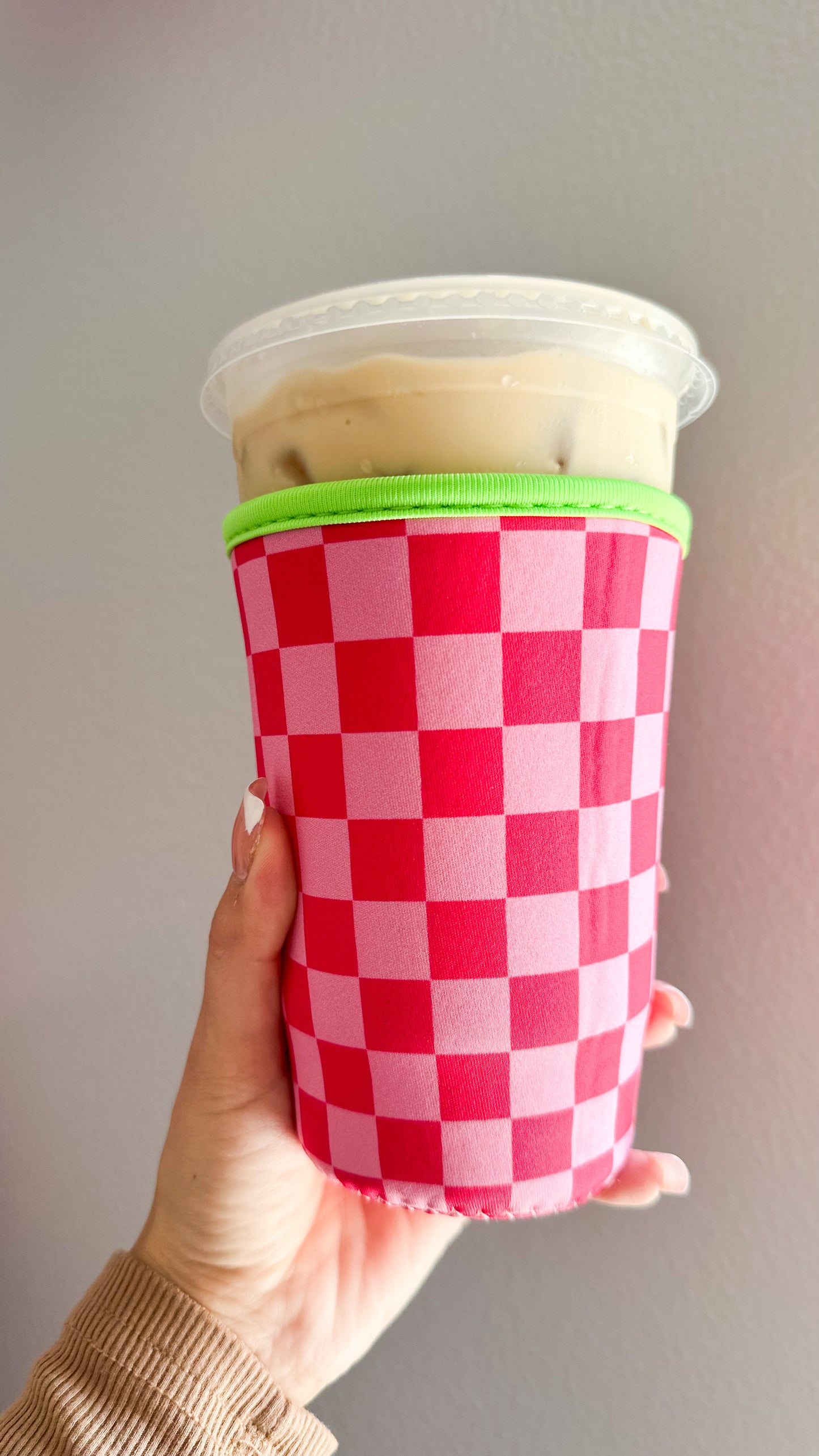 Pink checkered drink sleeve