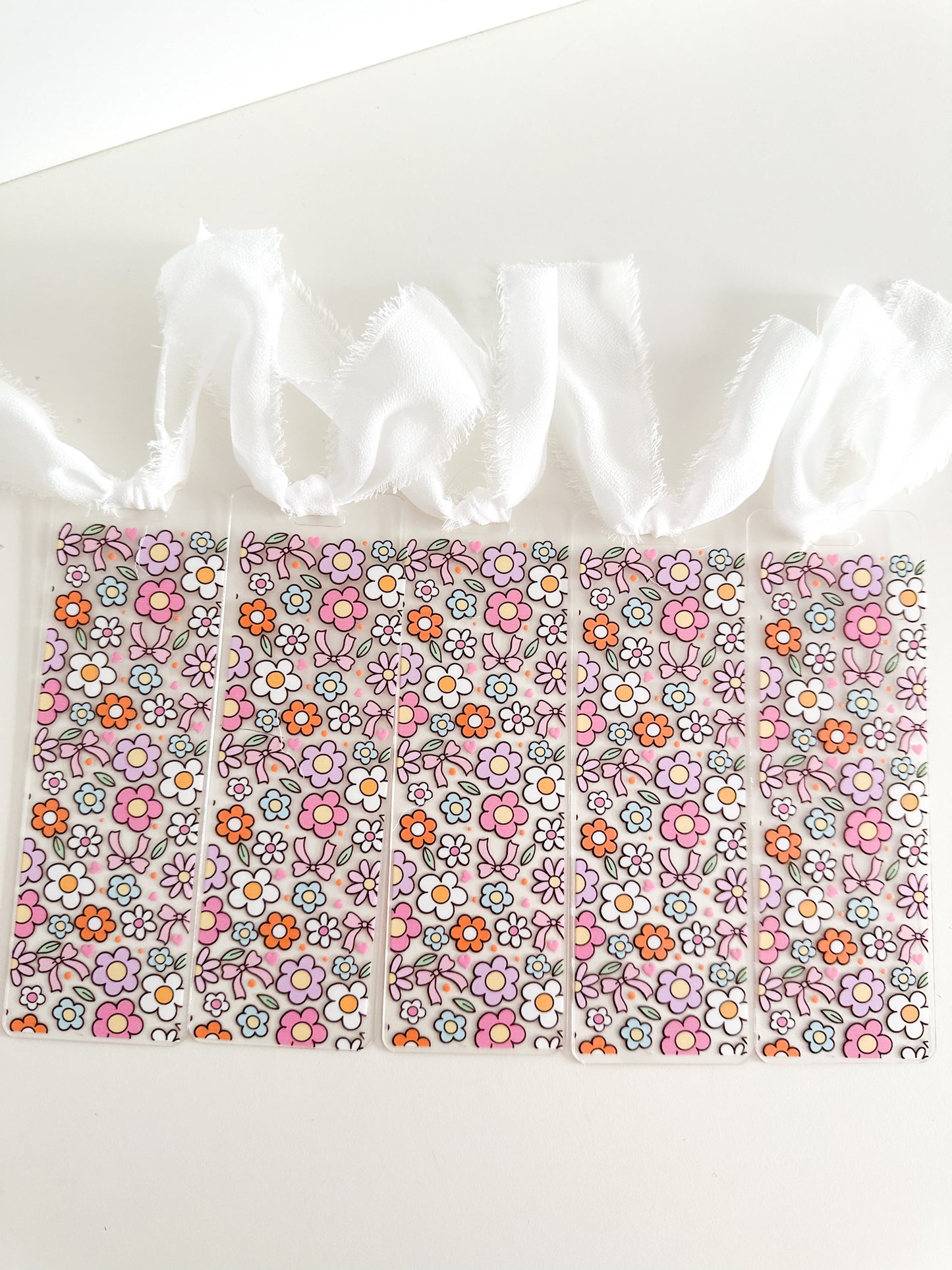Flowers and bows bookmark