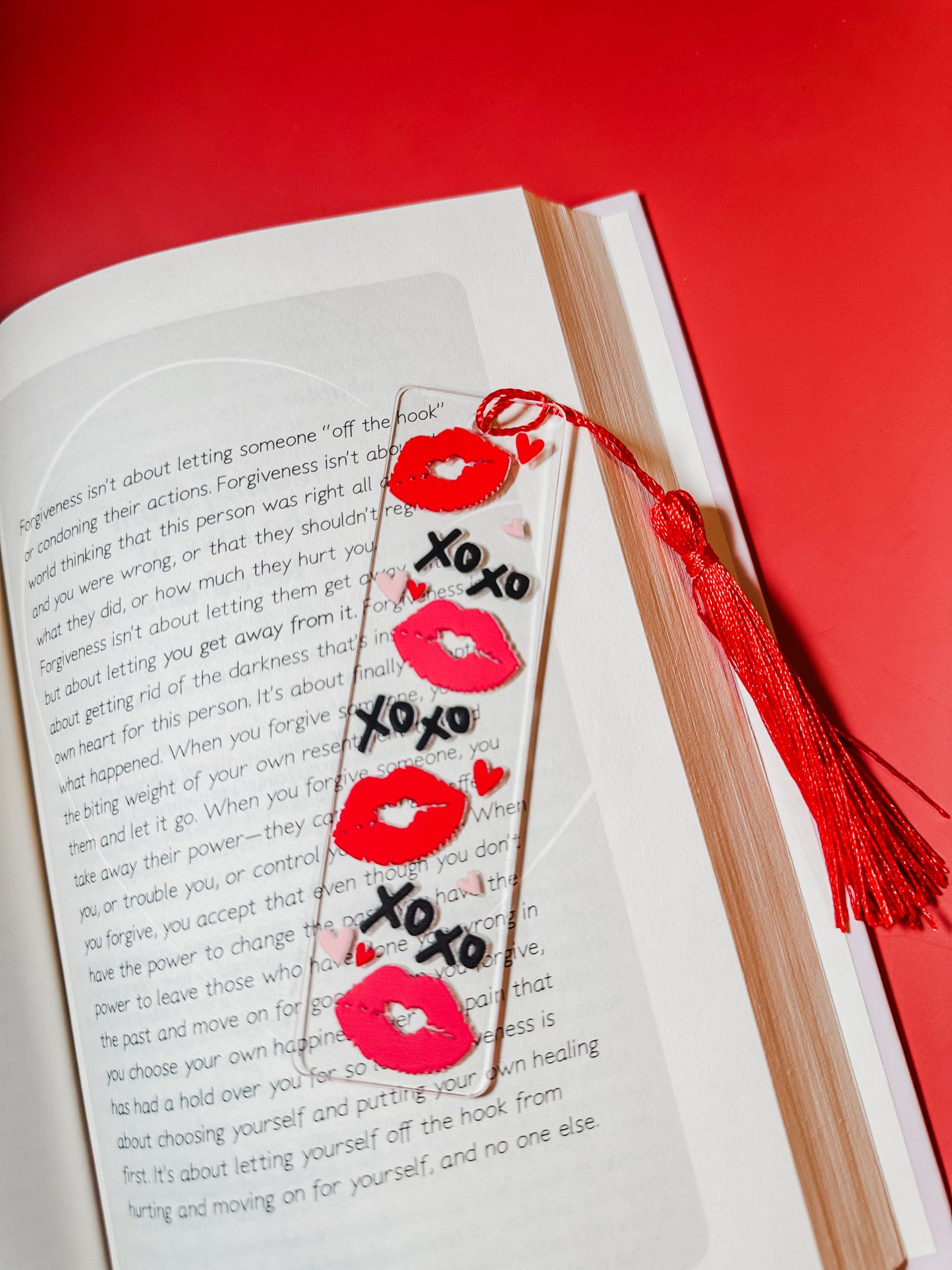 Xoxo kisses bookmark