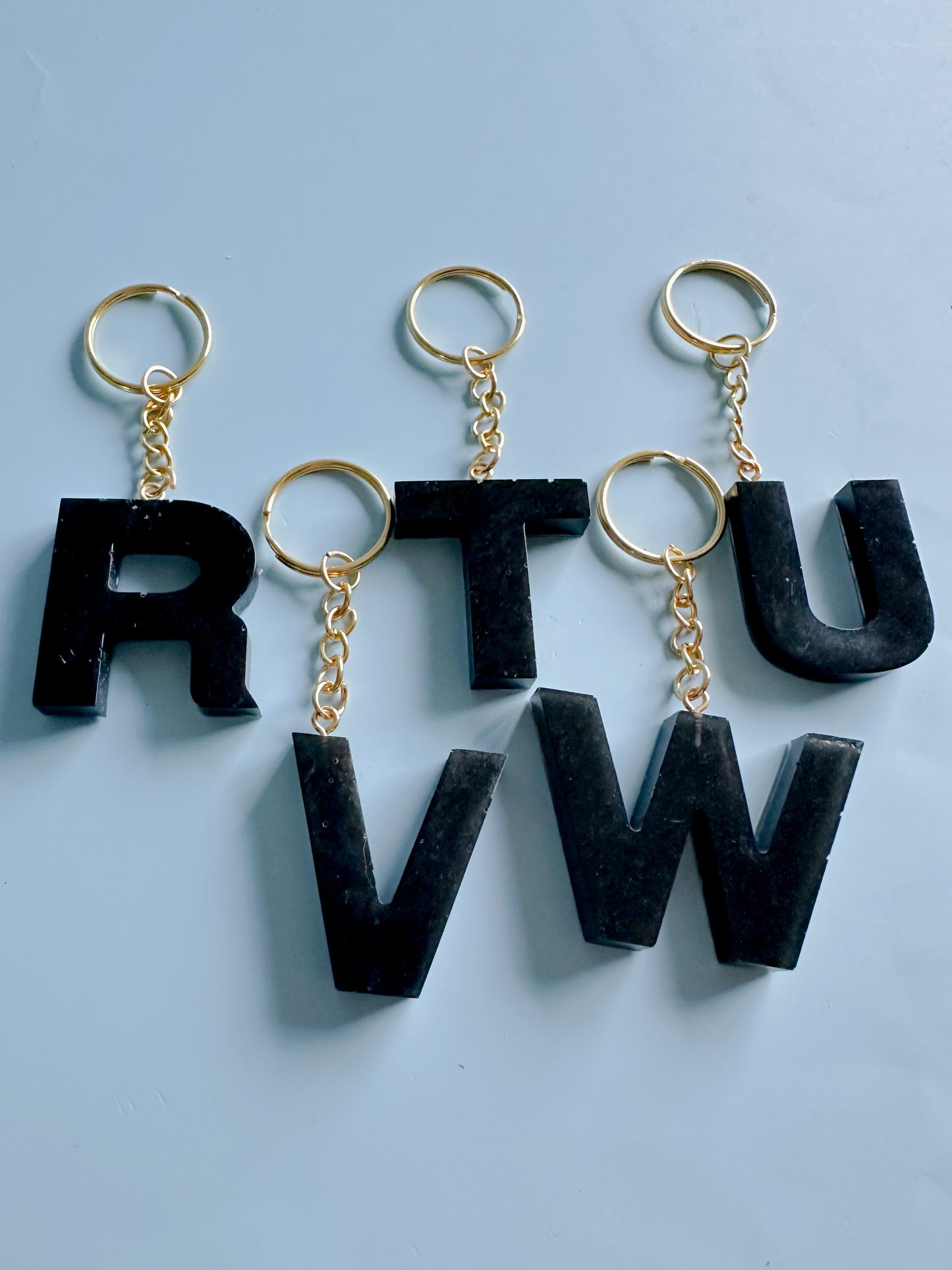 Black initial keychain *gold*