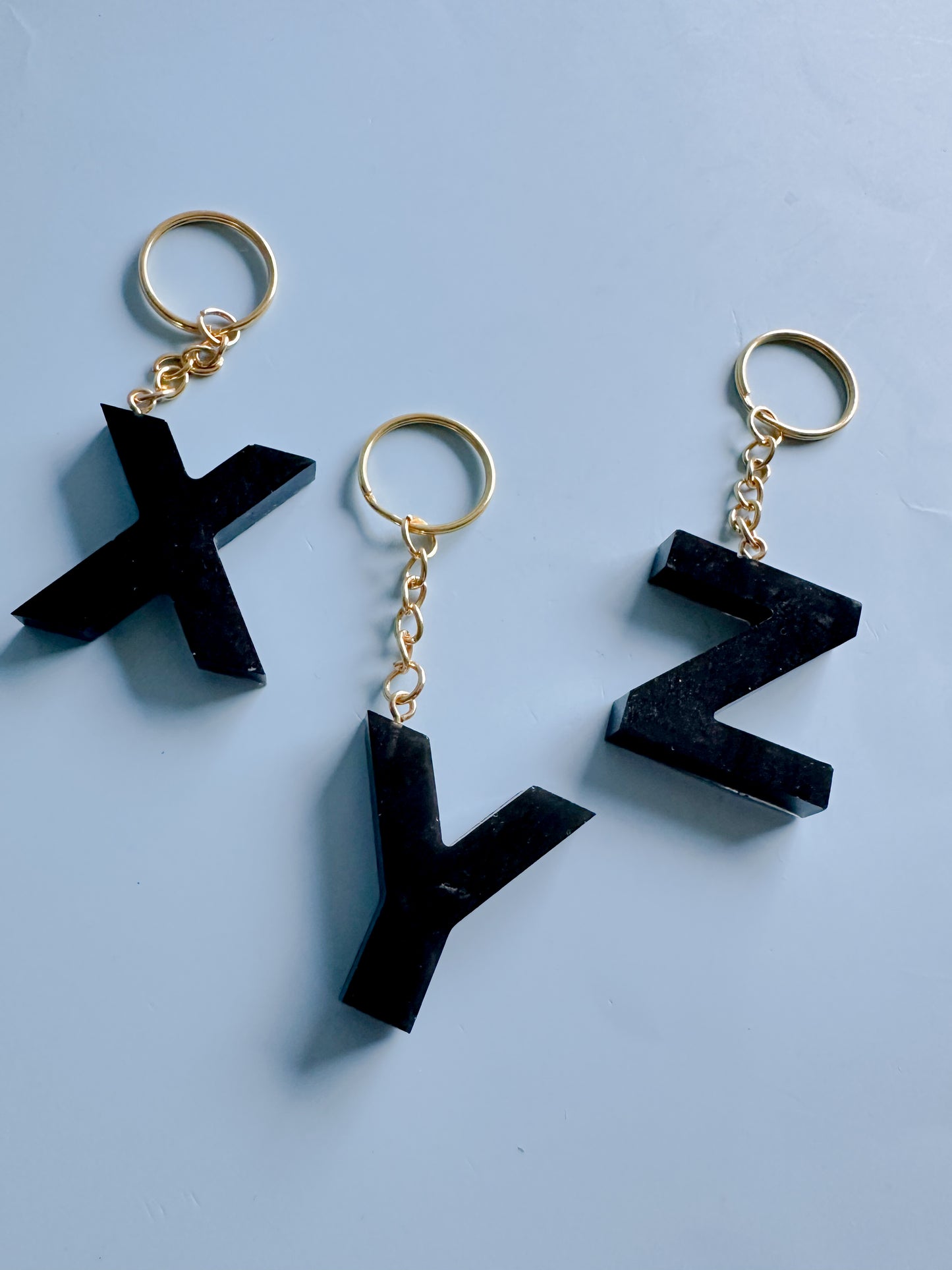 Black initial keychain *gold*