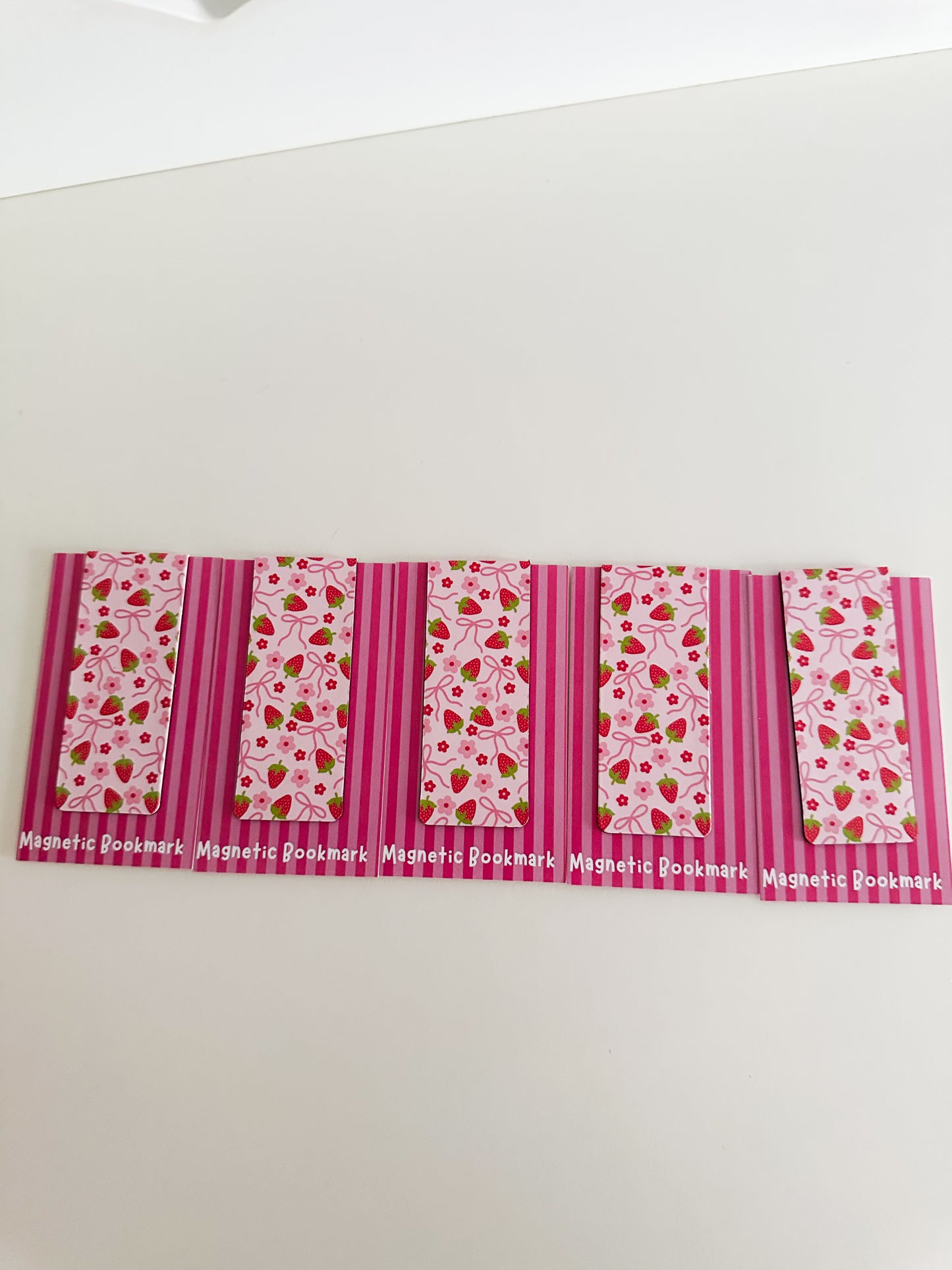 Strawberries & bows magnetic bookmark