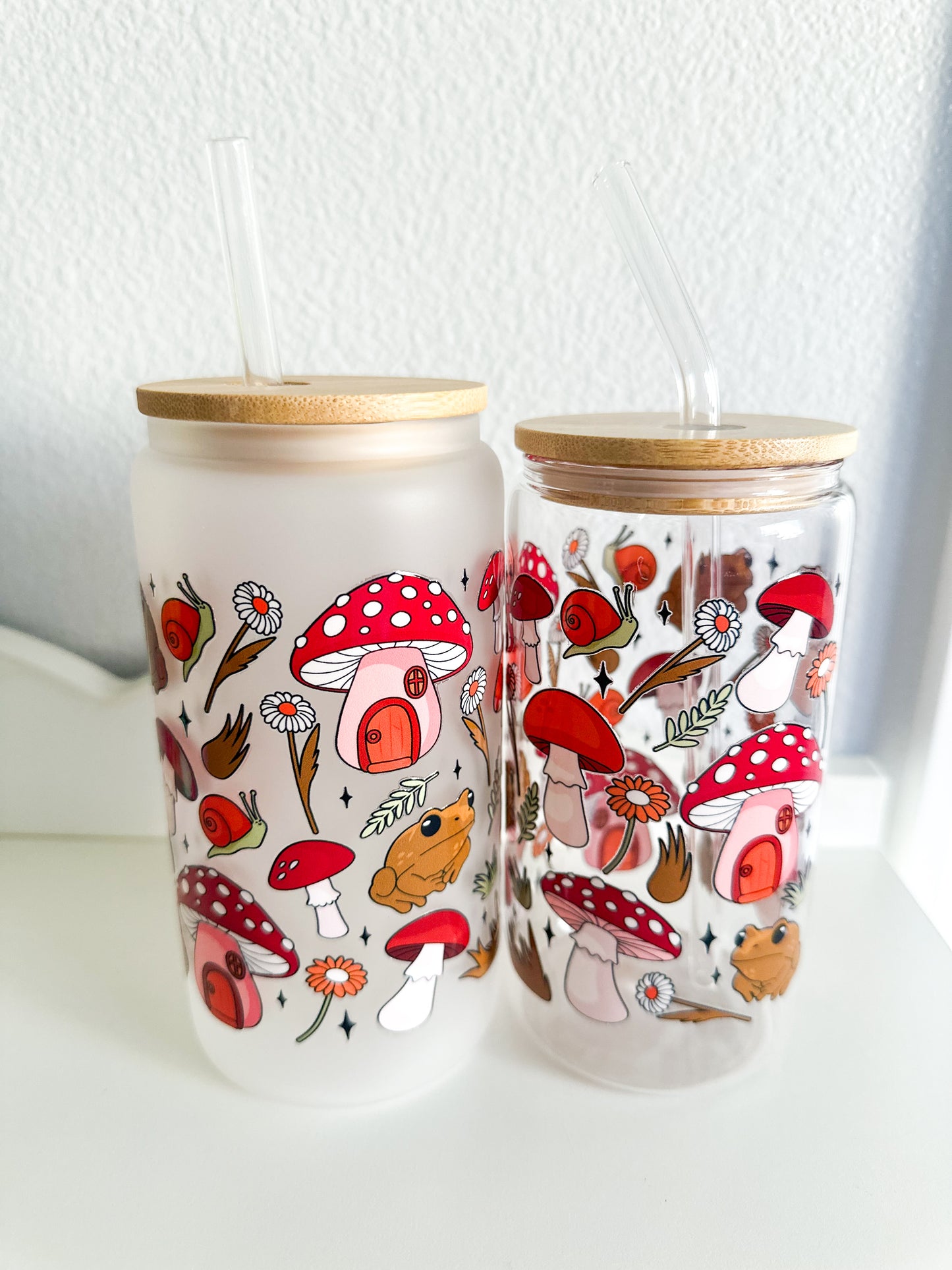Mushrooms + frogs glass cup