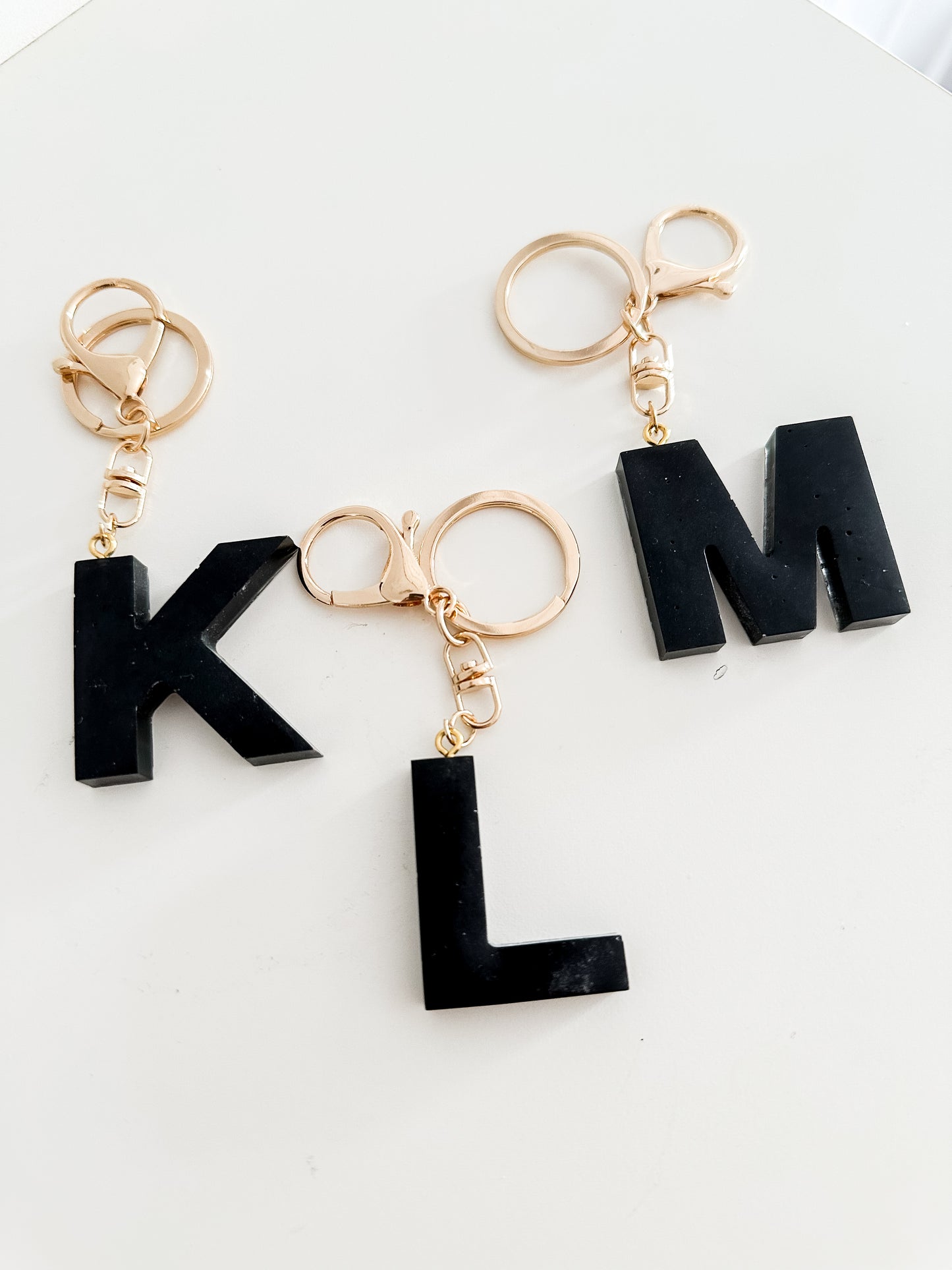 Black initial keychain *gold*