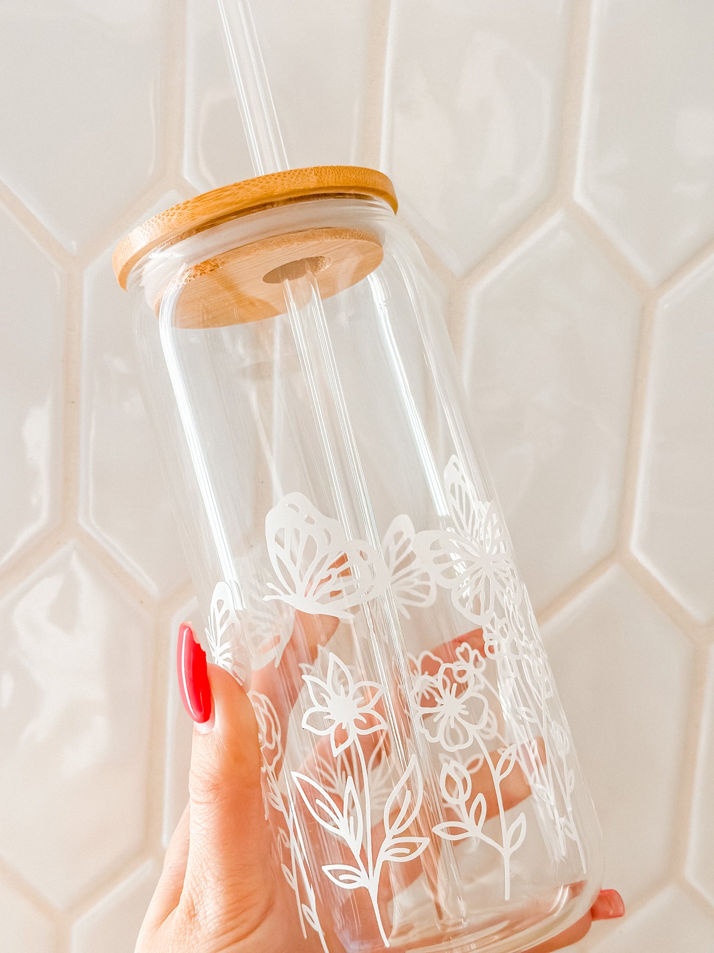 Floral line art w/butterfly glass cup